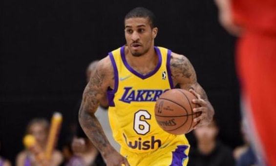 球迷：对方防他像空气一样