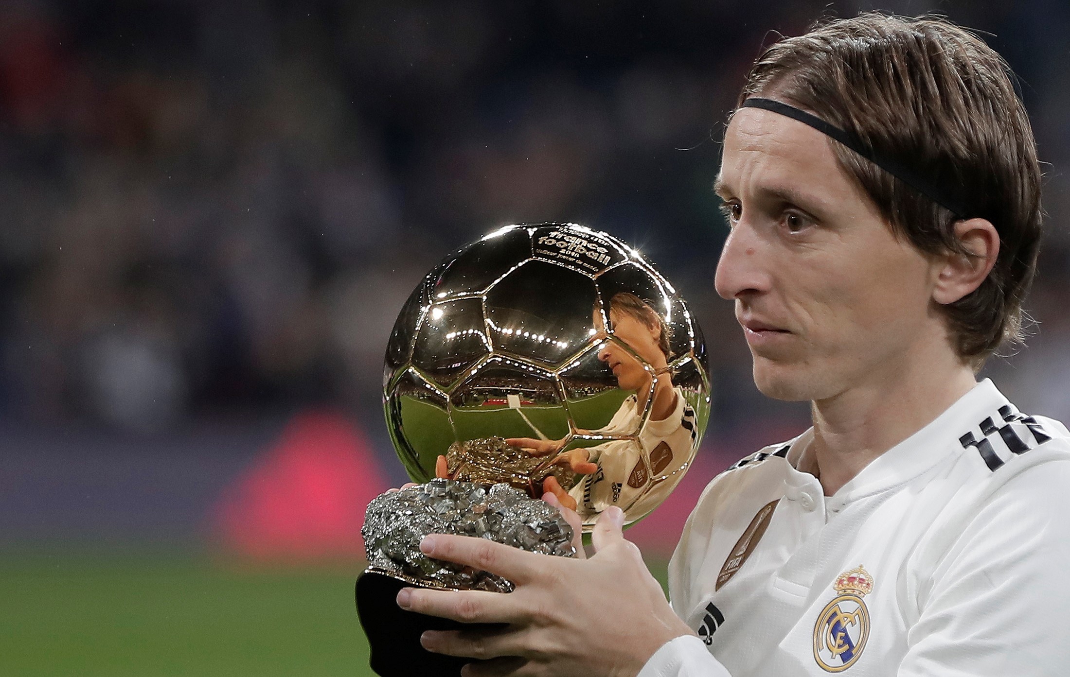 退役巡演都不给？如何评价快船深夜送保罗回家并裁掉的操作？