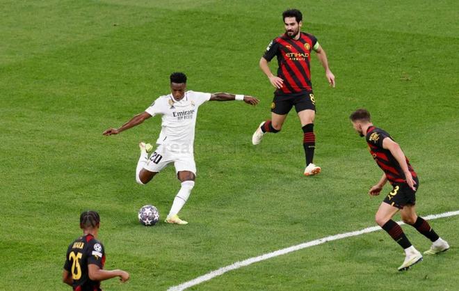 两人各自以 两人各自以